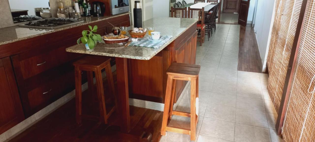 Aeropuerto A 5' Y Ruta Del Vino A 100 Mts Habitación en casa particular Salta